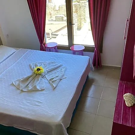 Ξενοδοχείο Can Hotel 2*